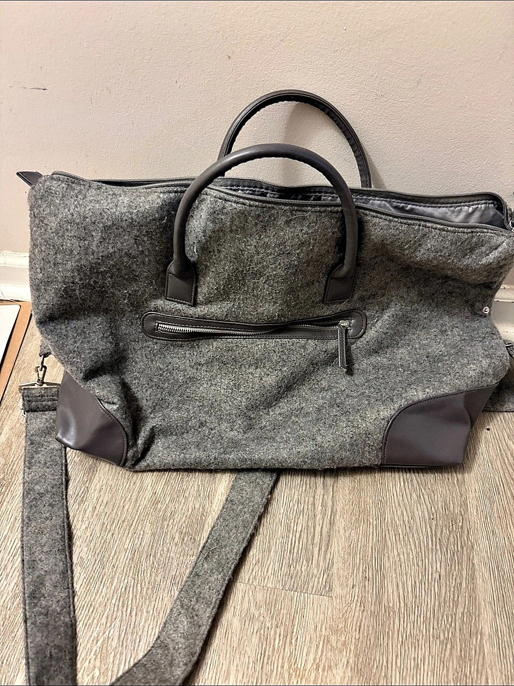 DSW Felt Weekender Duffel Bag Gray & Black